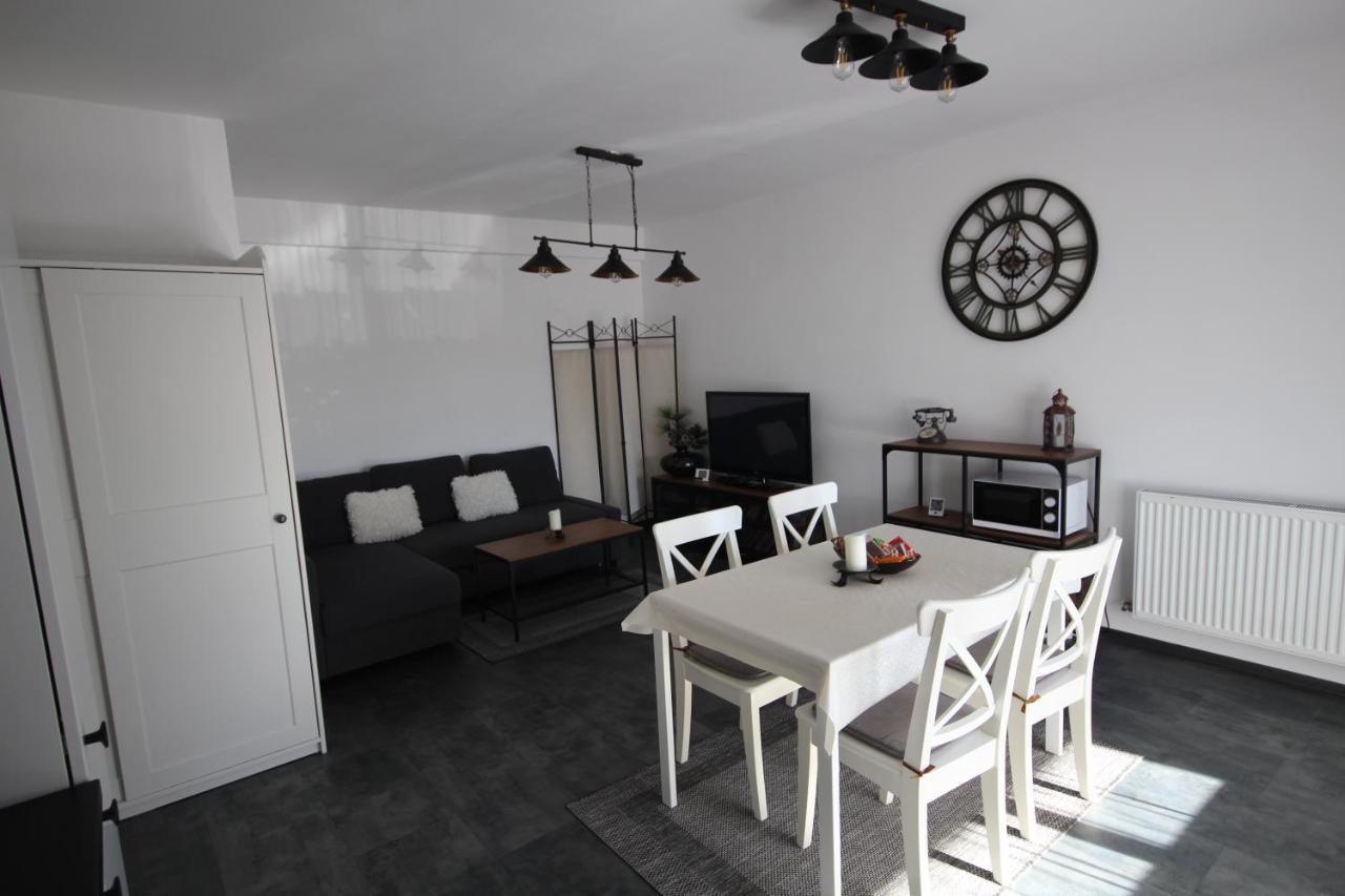 Apartment Francesca Mit Parkplatz Naehe Altstadt シビウ エクステリア 写真